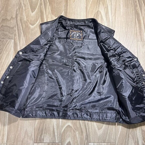 Men's Milwaukee Leather By Shaf, Black, Leather Snap Front Vest Size: Large - Picture 5 of 11